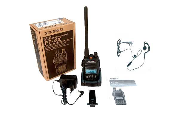 What does the Yaesu FT-4XE include?
