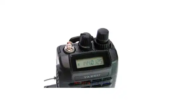 YAESU FT-250E KIT 1. Monoband Walkie 144 mHz VHF top view