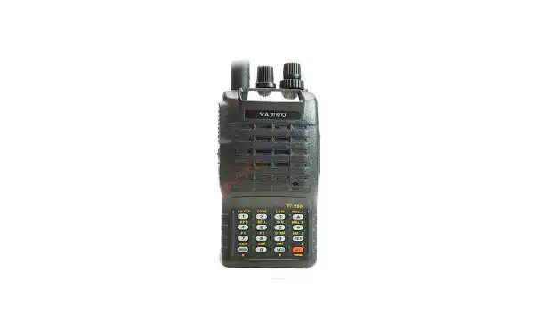 YAESU FT-250E KIT 1. Monoband Walkie 144 mHz VHF