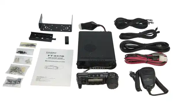 YAESU FT857D Transceptor móvil multibanda HF / 6m , 2 m , 70 cm.