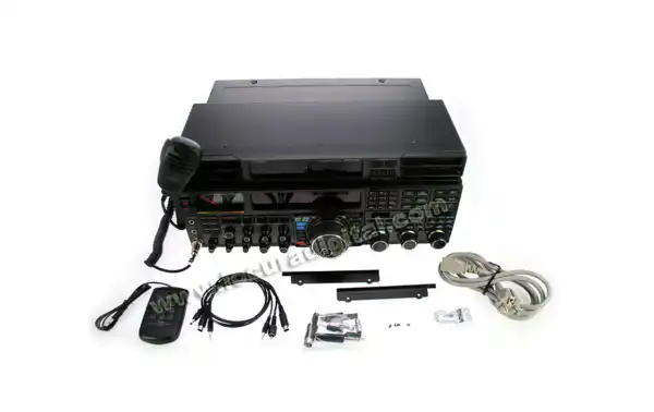 YAESU FT-DX 5000 MP 200 W HF / 50 MHz