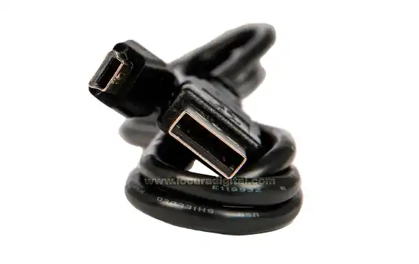 FTM 3100E YAESU Equipo movil Amateur VHF- 144-146 Mhz. 65 watios