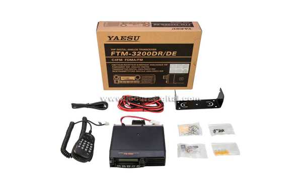 FTM3200E YAESU Amateur 144-146 Mhz mobile equipment. 65 watts. Analog and Digital C4FM