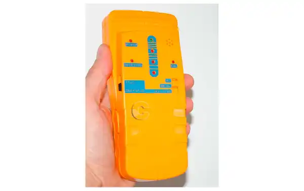 GC 301 DETECTOR DE METALES Y CABLES ELECTRICOS CON TENSION