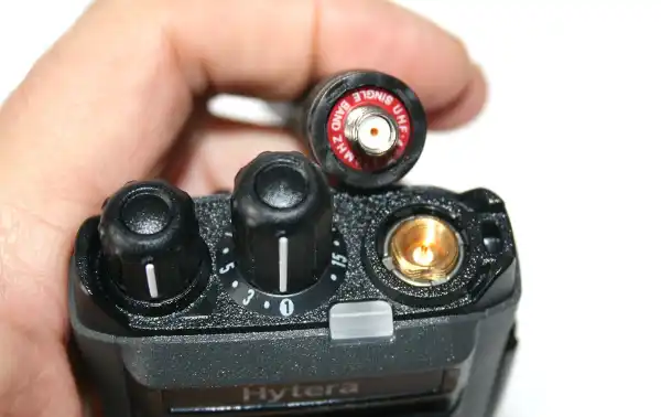 HYTERA HP505 U1 conector antena SMA
