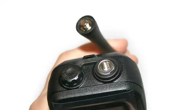 ICOM IC-M37E Conector antena del walkie