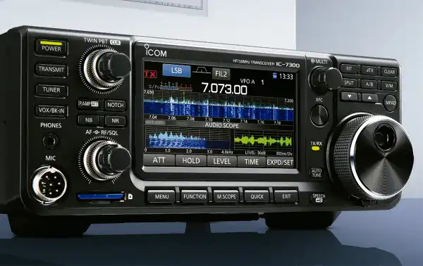 Pack amplificateur HF Icom IC-PW2, puissance de 1000 watts + ICOM IC7300