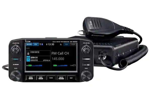 Émetteur-récepteur VHF 144 MHz / UHF 430 MHz. Comprend le MBF-1-MBA20.