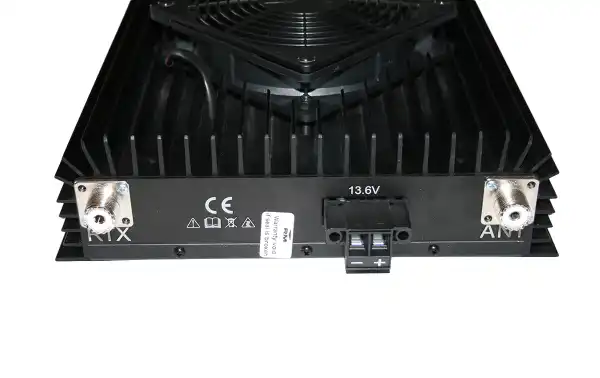 Amplificateur linéaire avec préamplificateur 25 à 30 MHz, 500 W