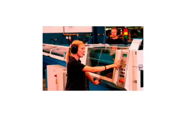 PELTOR MT53H7B4400EU -BASIC SUJECCION NUCA Protector auditivo con Walkie Talkie PMR446 para comunicaciones en ambientes muy ruidosos