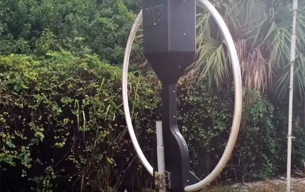 MFJ1786X MFJ Emission et réception Super Hi-Q Loop 10 -30 Mhz. Idéal pour les espaces restreints: appartements, penthouses ou maisons mobiles.