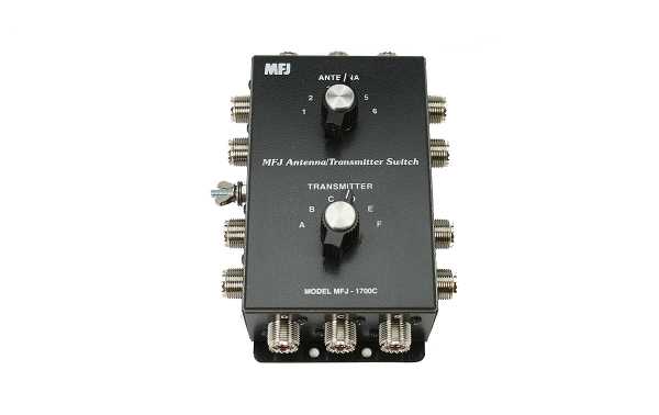 Switch MFJ-1700C para 6 antenas e 6 transceptores
