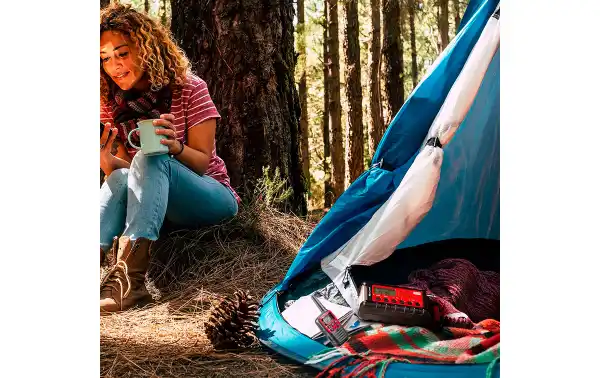 Kit d'urgence MIDLAND EK-35 2 walkies XT-30 + 4 couvertures thermiques