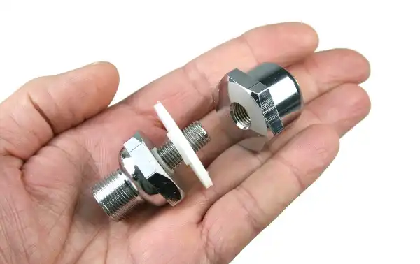 Made of stainless steel, this robust base allows you to install an antenna with a 3/8 thread in a vehicle in one of the multiple bases of all types: rearview mirror, trunk, multi-function, etc. The 3/8 type connector converts to PL female, so a cable with