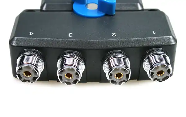 MIRMIDON MIRC04PL Conmutador 4 posiciones conectores PL hembra
