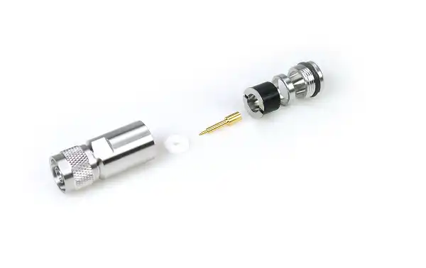  Estos conectores están diseñados para su uso en sistemas de comunicación de alta frecuencia, como antenas, radios y equipos de transmisión de señales.