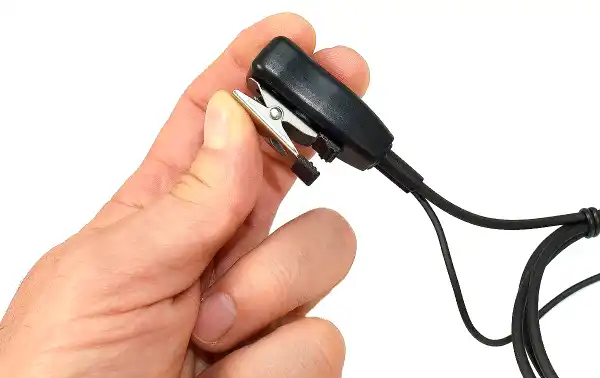 Pinza metálica con giro de 360°