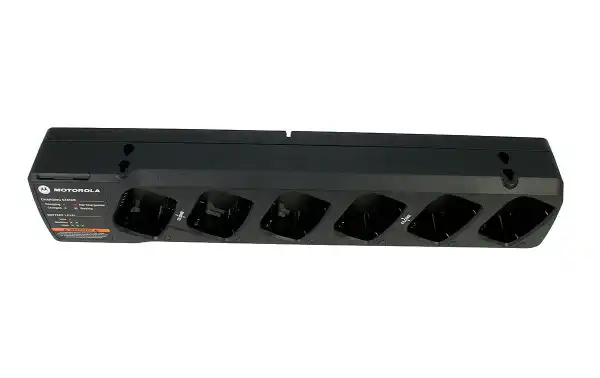PMLN6385 MOTOROLA Carregador de bateria 6 unidades XT-420, XT-460 e XT-220. Pode ser pendurado na parede