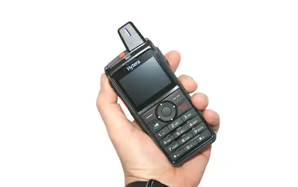 HYTPNC 380 vista en la mano