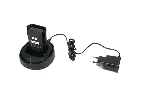 Cargador valido para cargar solo bateria o con el walkies