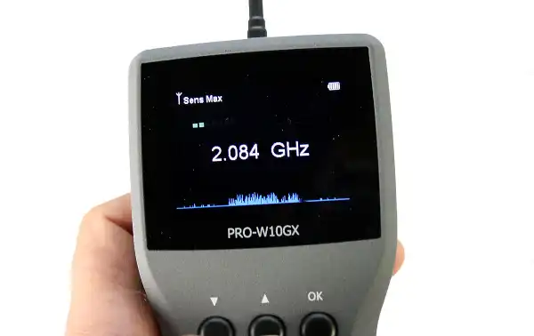 PRO-W10GX Detector profesional de frecuencias 0 -10 GHZ Digitales y analogicas.