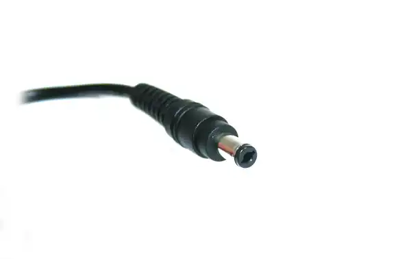 Adaptador de parede HYTERA PS1044, 230 VCA para 12 VCC, 1 ampère.