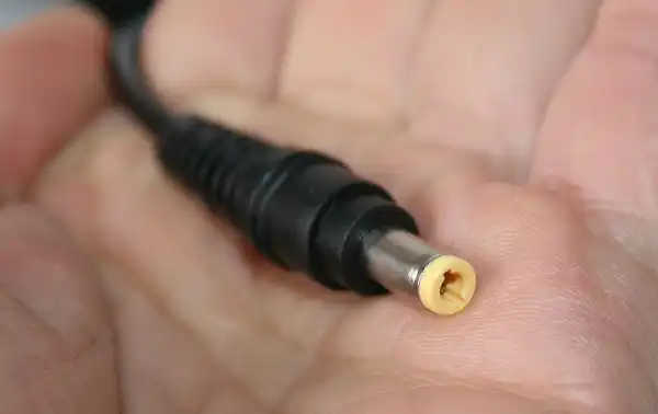 HYTERA PS5001 EU power connector