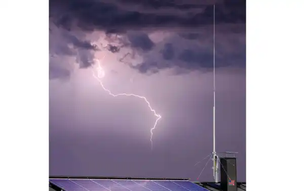 Antenne à base de fibre CB PROCOMM PT-99 GPK1 27 Mhz. 5,65 mètres + radial