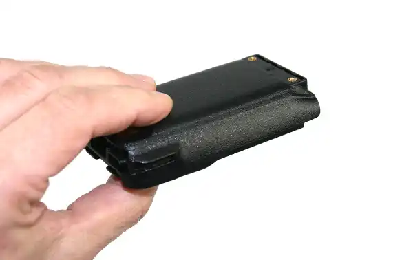 Alta Capacidad: Con 3100 mAh, proporciona una mayor capacidad de energía, lo que puede traducirse en un tiempo de operación más prolongado entre cargas.