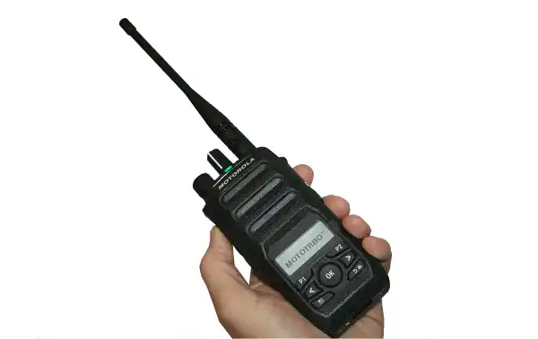 MOTOROLA R5 GNSS LKP held by hand to see the size