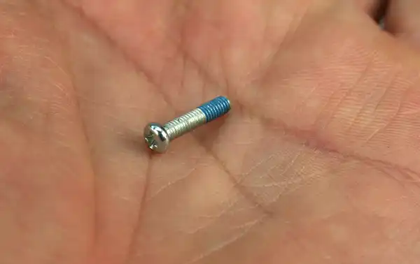 KENWOOD N30-2612-46 Parafusos para chassi de walkie TK-2160, TK-3160