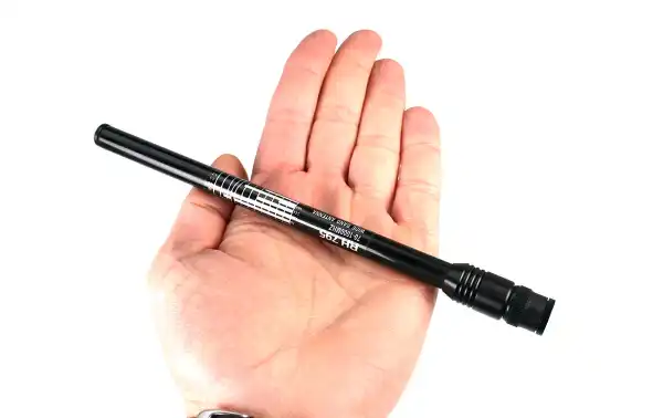 Antena telescopica Original para escaner Frecuencias 70 - 300 Mhz. con conector BNC, longitud extendida 115 cm. Valida para transmitir en 144-430 Mhz 