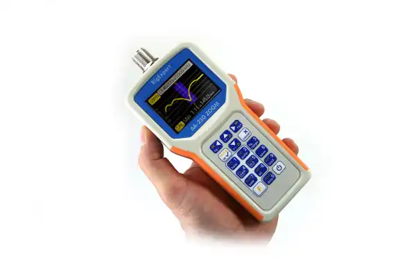 RIGEXPERT AA-230 ZOOM Analyseur d'antenne de 100 Khz à 230 Mhz.
