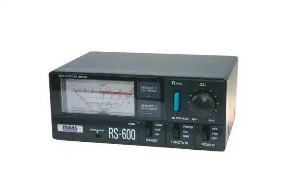 RS-600 Medidor estacionarias R.O.E. y Watimetro con indicador led de sensor de frecuencia HF / VHF / UHF. Maxima potencia: 5 / 20 / 200 / 400 Watios 