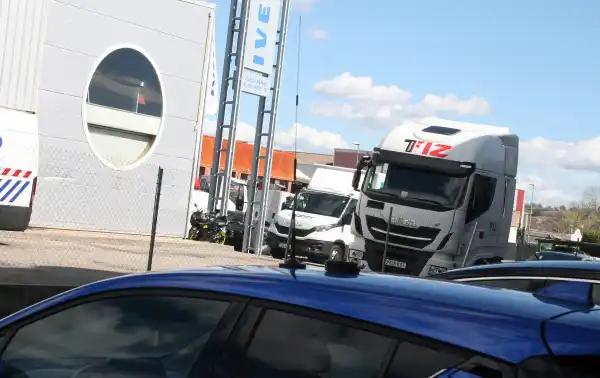 NAGOYA SP80B-BM90PL Antena Negra móvil magnética VHF-UHF conector PL