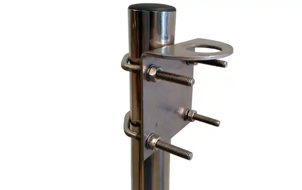 Este soporte está diseñado para resistir la corrosión y los elementos marinos, proporcionando una solución duradera y confiable para la instalación de antenas en entornos náuticos. Con el TAGRA SU-25, puedes asegurar de manera efectiva tus antenas marinas
