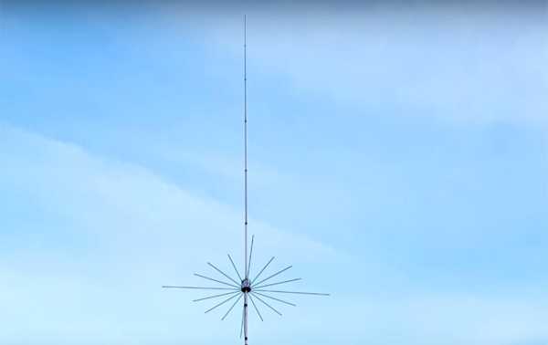 Antenne CB LEMM-SUPER-16 26-28 Mhz. Matériau en aluminium 5/8 vagues. La puissance maximale de 1000 W est idéale pour les emplacements sur les toits, les maisons, etc. offrant d'excellentes performances.