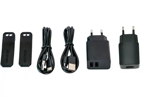 Walkie Talkies PMR-446: Estos dispositivos están diseñados para funcionar en la banda PMR-446, que es una banda de frecuencia abierta para comunicaciones de radio de corto alcance.