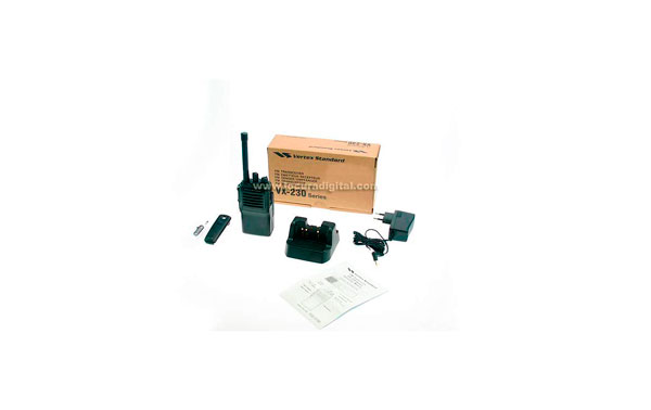 VERTEX STANDARD UHF talkie VX231 professionnel UHF 400-470 Mhz. FNB- V131 + batterie 7,2 V CC 1380 LITHIUM + chargeur intelligent.
