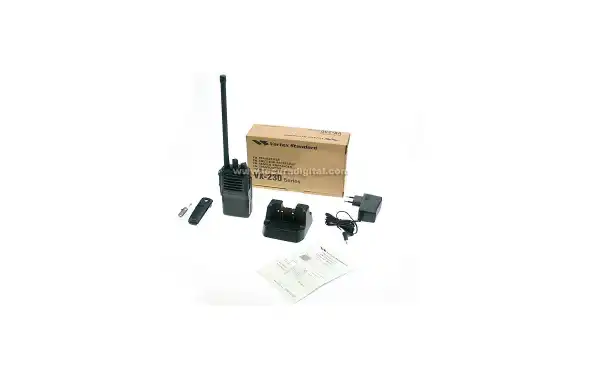VX231 VHF VERTEX STANDARD walkie profesional VHF 136 - 174 Mhz 16 CANALES. + bateria FNB- V131 DC 7,2 V 1380 LITIO + cargador inteligente