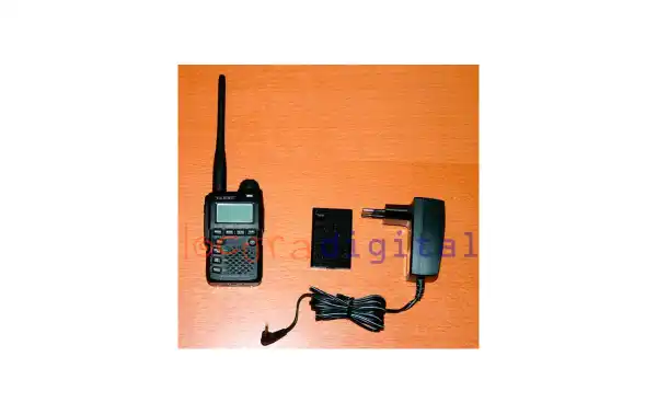 YAESU VX 3R