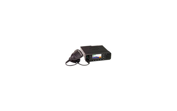 DM 4600VHF MOTOROLA DMR MOTOTRBO móvil Profesional VHF 136-174Mhz. Display, Potencia 25 W