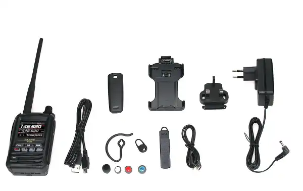 Yaesu FT5DR, junto com o kit SSM_BT-10, forma um transceptor C4FM portátil que combina funções avançadas, operabilidade superior e novos recursos sofisticados