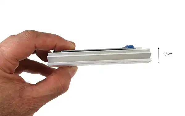 ZETAGI R2 Voltage reducer 2 amps. Input: 13.8 to 30 volts, Output 12-9-7.5-6-4.5-3 volts multiple selectable